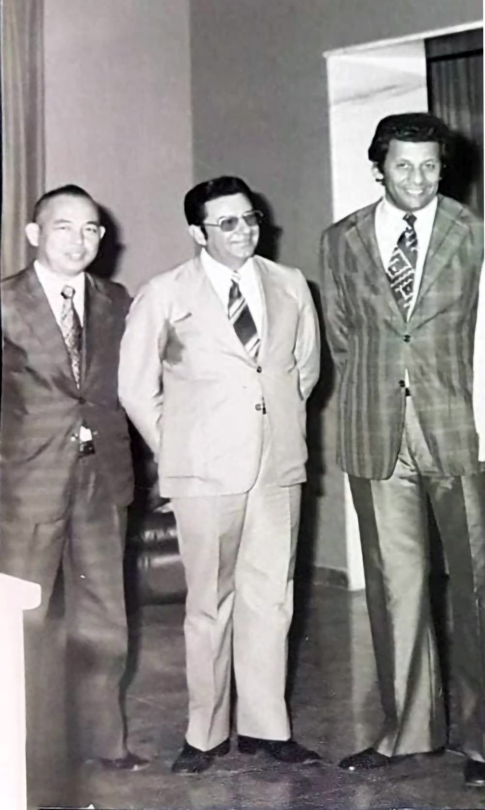 Em 1966, fundou a Imobiliária Paulista, consolidando sua posição no mercado imobiliário local.