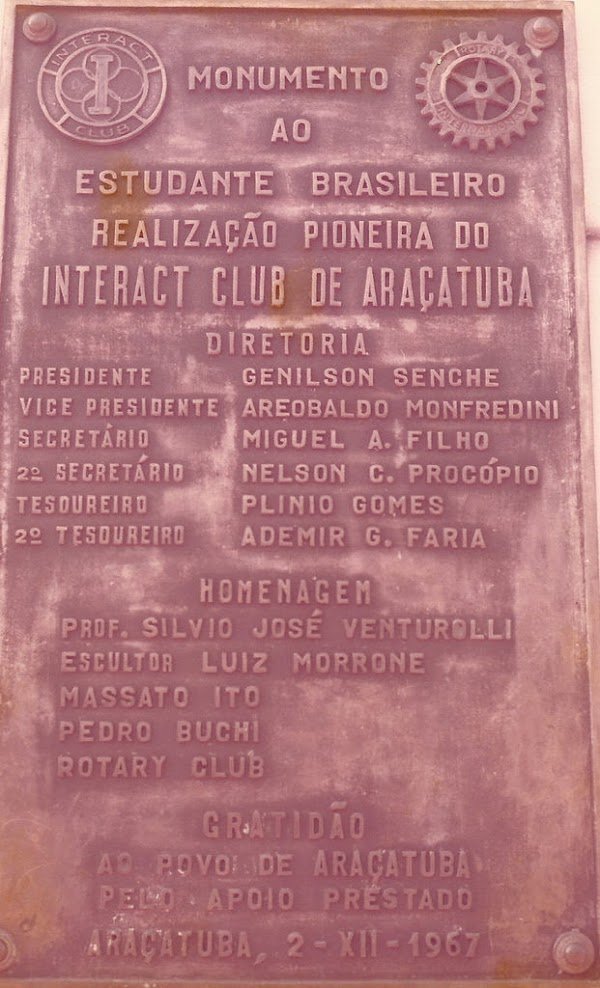 Placa do Monumento ao Estudante Brasileiro Araçatuba