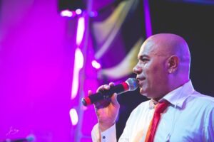 Rhany era conhecido por tocar e cantar nas noites, em várias casas de Araçatuba e região. Ele tinha um estilo diferenciado em animar o ambiente por onde cantava, sempre interagindo com o público. 