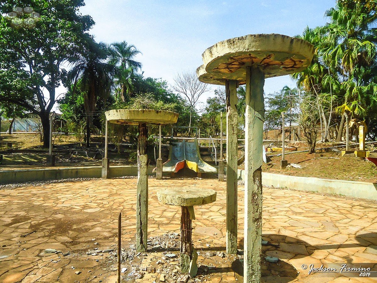 Thermas da Noroeste abandonado