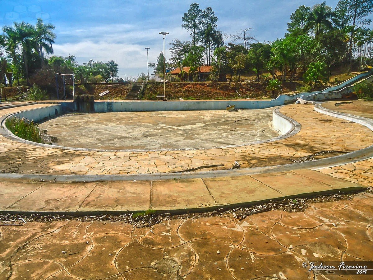 Thermas da Noroeste abandonado