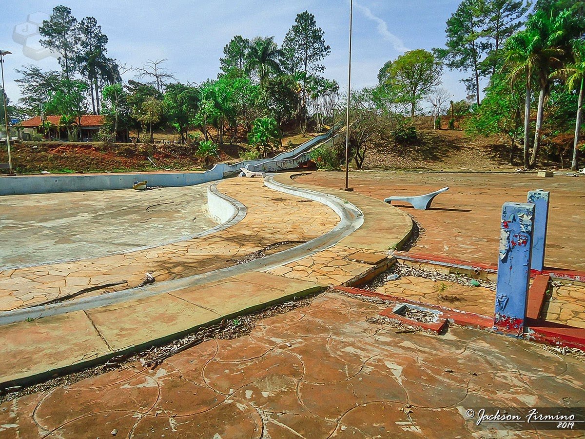 Thermas da Noroeste abandonado