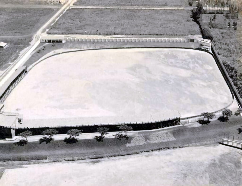 Início da construção do Estádio Adhemar de Barros