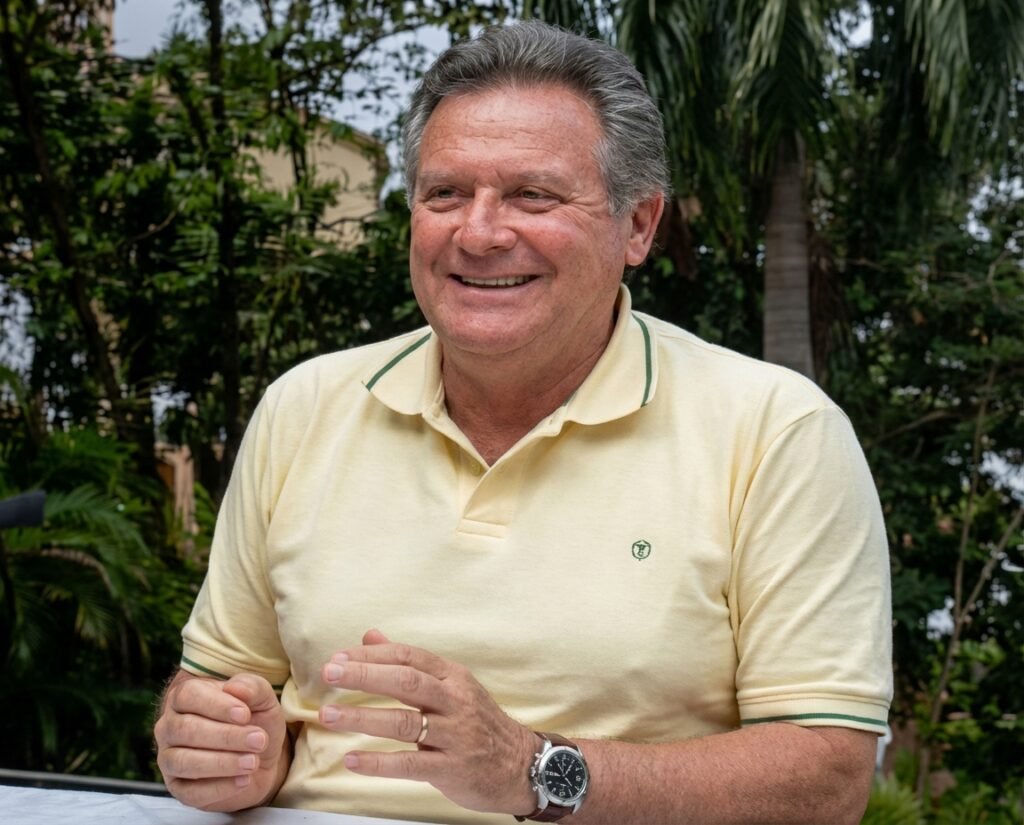 Reinaldo Roberto Dainese, conhecido popularmente como Beto da Constroen, teve atuação decisiva no desenvolvimento imobiliário de Araçatuba-SP e da região Noroeste Paulista, consolidando-se como engenheiro civil e empresário de referência no setor da construção civil.