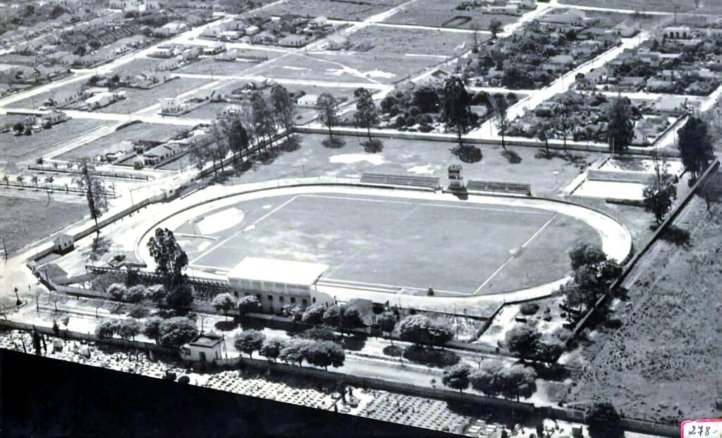 Vista aérea do Estádio Adhemar de Barros ainda sem o ginásio de esportes