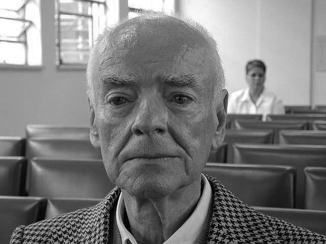 Oscar Luiz Ribeiro Gurjão Cotrim foi uma figura de grande relevância na história política de Araçatuba. Médico de formação, destacou-se como prefeito da cidade no período de 1981 a 1982, quando deixou sua marca na administração pública local.