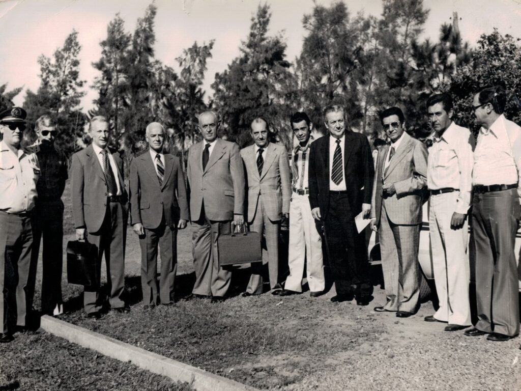 Oscar Luiz Ribeiro Gurjão Cotrim foi uma figura de grande relevância na história política de Araçatuba. Médico de formação, destacou-se como prefeito da cidade no período de 1981 a 1982, quando deixou sua marca na administração pública local.