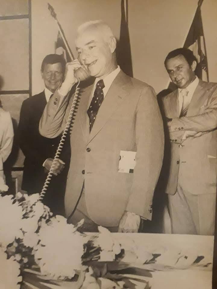 Oscar Luiz Ribeiro Gurjão Cotrim foi uma figura de grande relevância na história política de Araçatuba. Médico de formação, destacou-se como prefeito da cidade no período de 1981 a 1982, quando deixou sua marca na administração pública local.