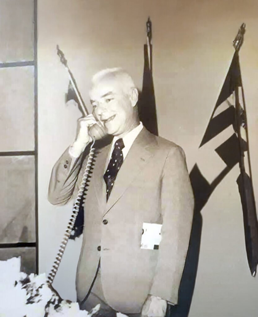 Oscar Luiz Ribeiro Gurjão Cotrim foi uma figura de grande relevância na história política de Araçatuba. Médico de formação, destacou-se como prefeito da cidade no período de 1981 a 1982, quando deixou sua marca na administração pública local.