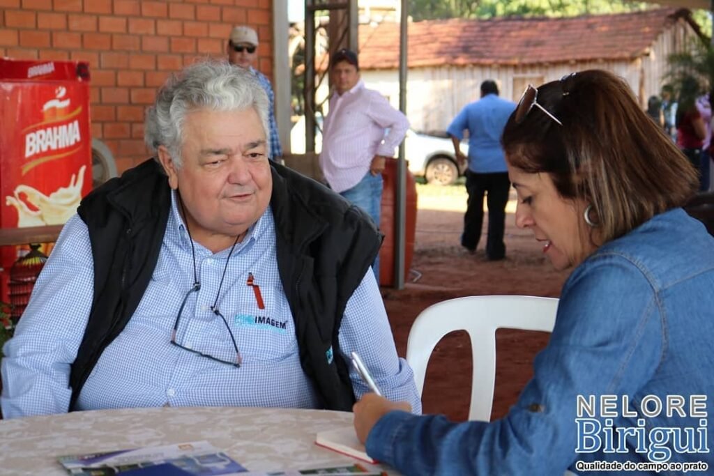 Tadeu Lemos Barros, uma das personalidades mais influentes de Araçatuba, deixou um legado indelével na pecuária brasileira, especialmente no melhoramento genético do Nelore, transformando a cidade em referência para criadores do interior paulista.