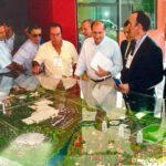 Youssef Ismail Mansour, Fernando Sérgio Ferraz, o então prefeito de Araçatuba Jorge Maluly Netto, o prefeito de Birigui Florival Cervelatti e o governador do Estado de São Paulo Geraldo Alckmin.