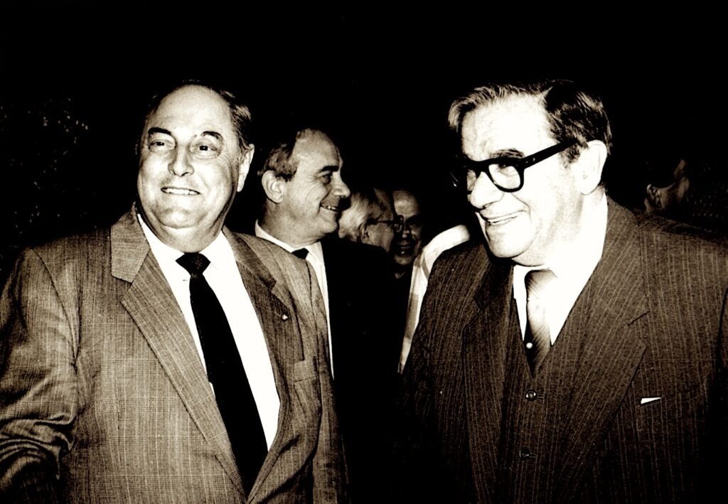 Aureliano Chaves de Mendonça esteve em Araçatuba para participar de evento do setor sucroalcooleiro, ocasião em que se encontrava no exercício da Presidência da República, em razão do afastamento do presidente João Figueiredo para cirurgia cardíaca nos Estados Unidos.