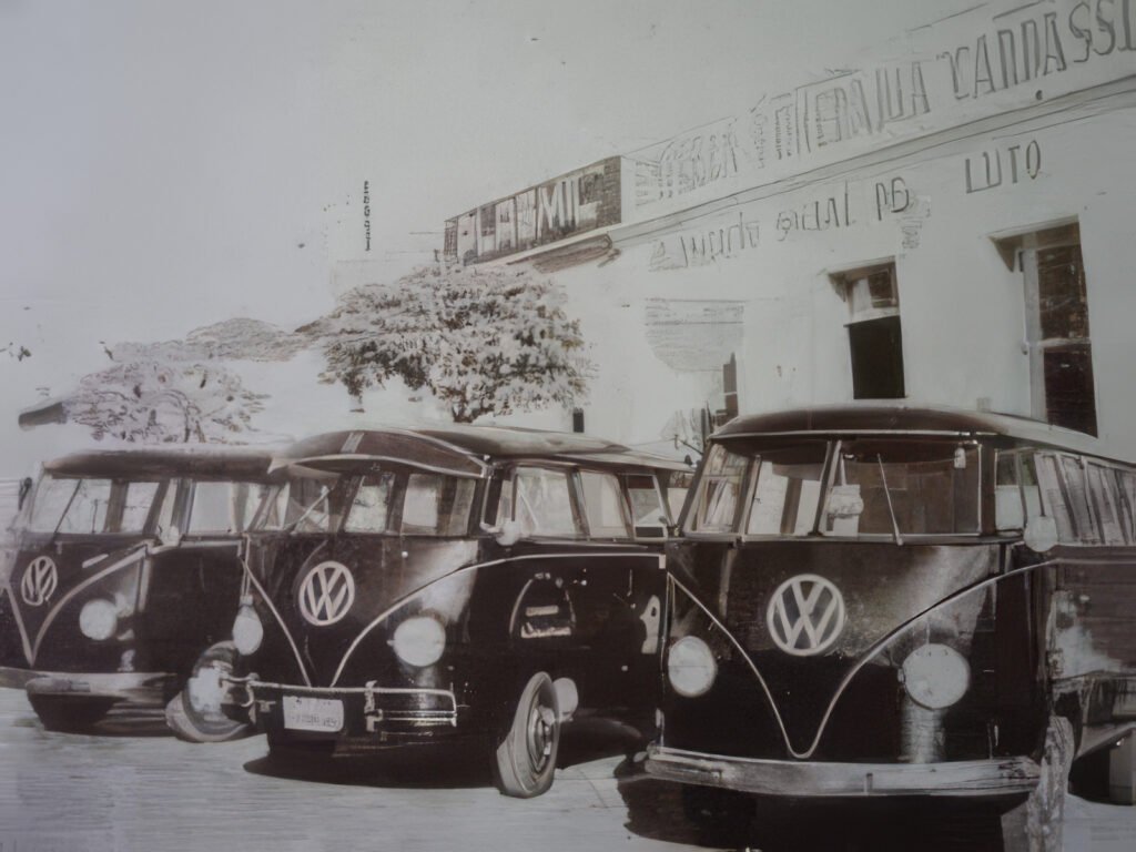 Veículos utilizados na Funerária Cardassi em frente à empresa.