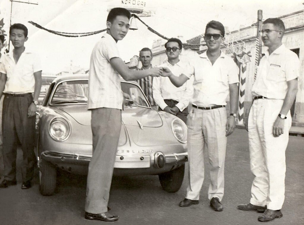 Jarbas Borges Rister entregando veículo do Grupo Geralde - NOROGÁS