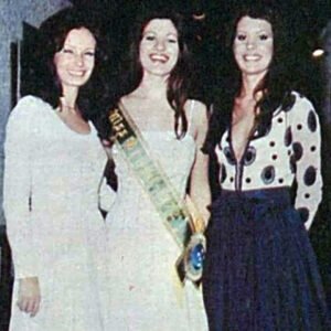 Ângela Maria Favi Desfile