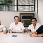 Comissão de Educação da Câmara Municipal de Araçatuba. Reunião da FEA. Da esquerda para a direita: Vereador Rubens Arcieri, Vereador Hélio Correia, Sebastião Heten, diretor da FOA e Dr. Jarbas Borges Rister. Foto: Dayse Maria. Acervo: Folha da Região.