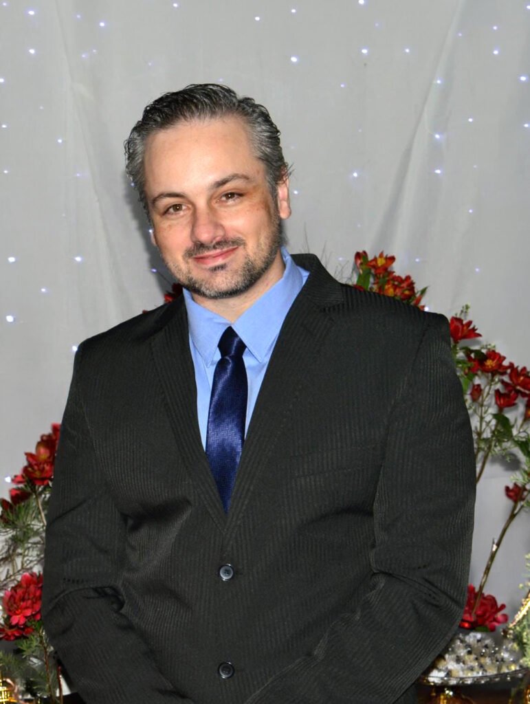 Cristiano Aparecido Grisioli foi juiz de paz e registrador civil em Araçatuba-SP, atuando no Cartório de Registro Civil das Pessoas Naturais e de Interdições e Tutelas da Sede, onde exerceu funções ligadas à formalização de nascimentos, casamentos e óbitos em um período marcado pela modernização dos serviços de registro civil na região Noroeste Paulista.