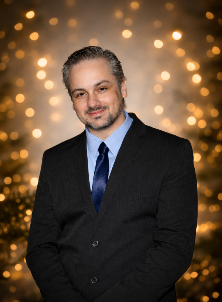 Cristiano Aparecido Grisioli foi juiz de paz e registrador civil em Araçatuba-SP, atuando no Cartório de Registro Civil das Pessoas Naturais e de Interdições e Tutelas da Sede, onde exerceu funções ligadas à formalização de nascimentos, casamentos e óbitos em um período marcado pela modernização dos serviços de registro civil na região Noroeste Paulista.