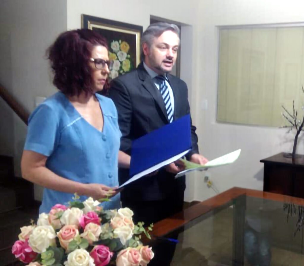 Cristiano Aparecido Grisioli foi juiz de paz e registrador civil em Araçatuba-SP, atuando no Cartório de Registro Civil das Pessoas Naturais e de Interdições e Tutelas da Sede, onde exerceu funções ligadas à formalização de nascimentos, casamentos e óbitos em um período marcado pela modernização dos serviços de registro civil na região Noroeste Paulista.