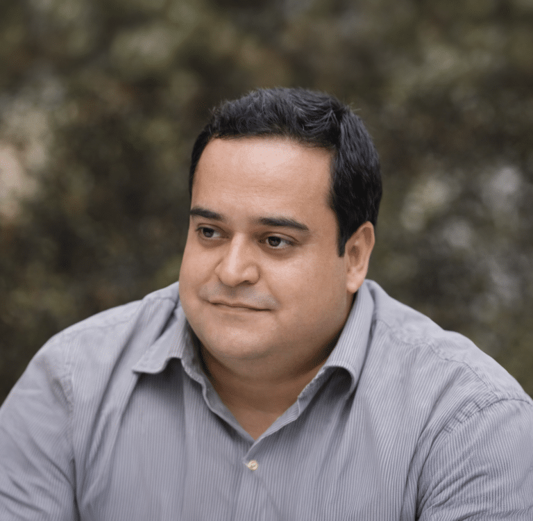 Luís Fernando de Arruda Ramos, conhecido como “Luís da Lomy”, foi engenheiro civil, empresário da construção civil e liderança política de Araçatuba, no Noroeste Paulista.