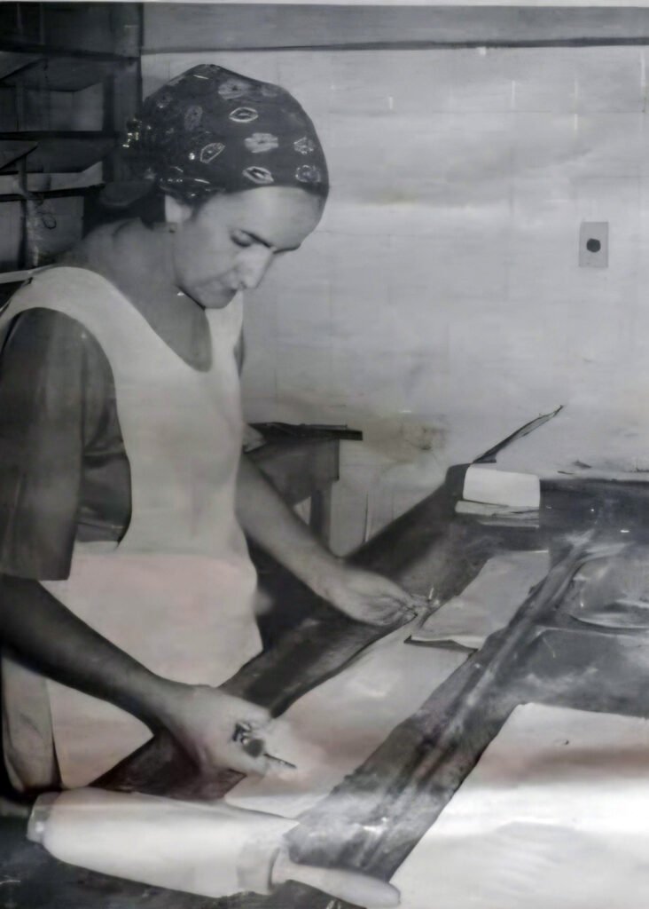 Rosalina Maria de Melo, a Dona Rosa, foi uma empresária de Araçatuba que se tornou referência no ramo de alimentação à frente da Fábrica de Salgadinhos Santa Rita.