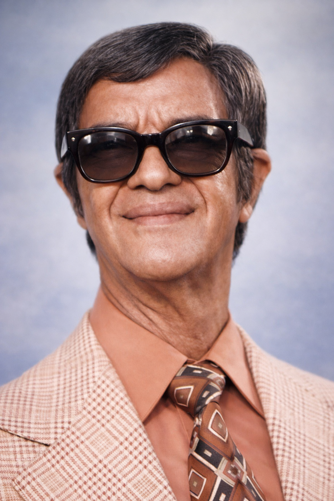 Chico Xavier recebe título de cidadão araçatubense em 1975, por iniciativa da Câmara Municipal de Araçatuba-SP.