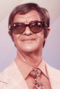 Chico Xavier recebe título de cidadão araçatubense em 1975, por iniciativa da Câmara Municipal de Araçatuba-SP.