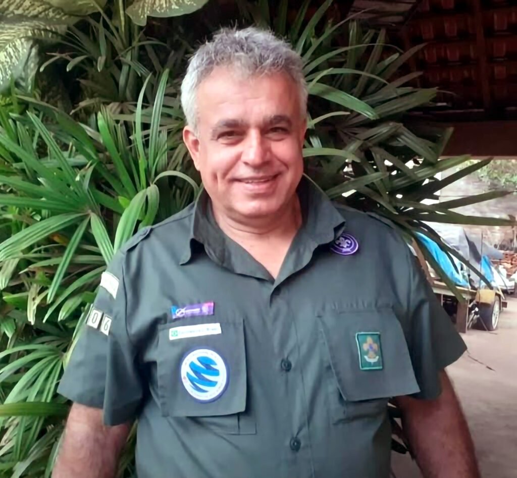 Luís Alfredo Cuini, conhecido carinhosamente como Boca, foi uma personalidade marcante em Araçatuba-SP, reconhecido por sua dedicação ao trabalho náutico, pelo envolvimento comunitário através do escotismo e pelo compromisso social que o tornava querido entre amigos, colegas e instituições locais.