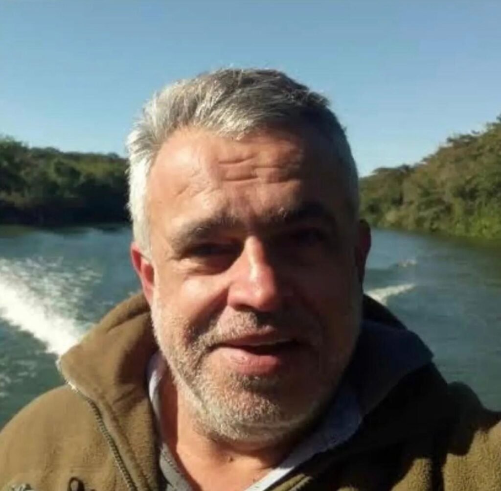 Luís Alfredo Cuini, conhecido carinhosamente como Boca, foi uma personalidade marcante em Araçatuba-SP, reconhecido por sua dedicação ao trabalho náutico, pelo envolvimento comunitário através do escotismo e pelo compromisso social que o tornava querido entre amigos, colegas e instituições locais.