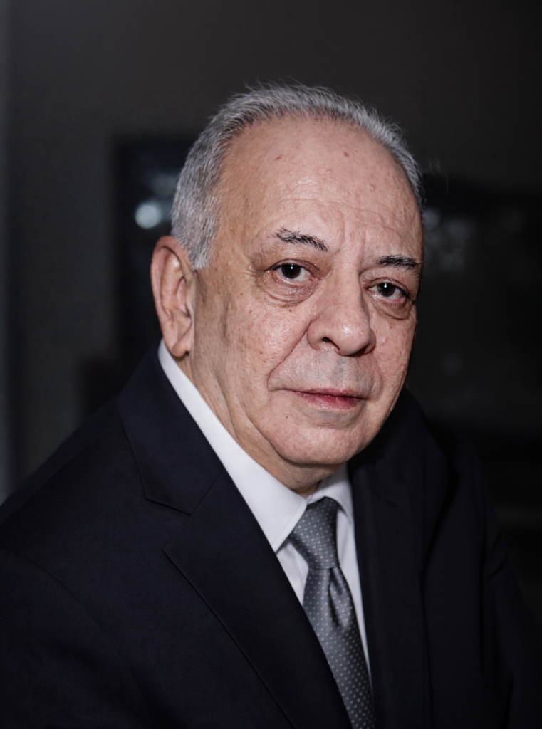 Paulo Napoleão Nelson Basile Nogueira da Silva foi advogado, professor universitário e jurista especializado em Direito Constitucional, com atuação marcante em Araçatuba-SP e na região Noroeste Paulista.