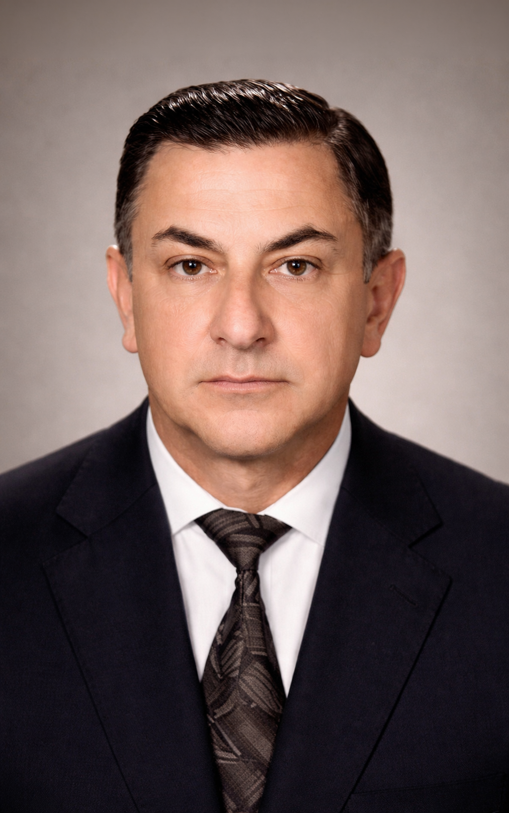 Celso D’Alkmin atuou como médico em Araçatuba durante cerca de duas décadas, com participação direta em instituições estratégicas da região Noroeste Paulista, como a Estrada de Ferro Noroeste do Brasil, o Frigorífico T. Maia, a Maternidade Santa Teresinha, a Santa Casa de Misericórdia de Araçatuba e o Hospital Modelo, além de integrar a fundação do Clube dos Médicos da cidade.