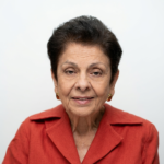 A professora Helena Corpa Fernandes Guerreiro marcou profundamente a história da educação em Araçatuba-SP durante seus 50 anos de magistério, consolidando-se como uma das personalidades mais influentes da região Noroeste Paulista.