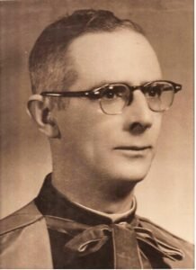 Monsenhor Victor Ribeiro Mazzei foi um sacerdote que marcou profundamente a história religiosa e social de Araçatuba-SP e da região Noroeste Paulista, atuando como pároco, líder diocesano, articulador de obras sociais e referência para gerações de fiéis ao longo das décadas de 1940 e 1950.