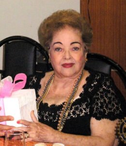 Odette Costa Bodstein foi uma das personalidades mais conhecidas de Araçatuba-SP, lembrada por uma vida inteira dedicada à educação e ao jornalismo.
