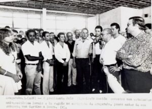 João Baptista de Oliveira Figueiredo visita Araçatuba em 3 de novembro de 1982, participa de concentração popular, encontra estudantes no Aeroporto Dario Guarita e reforça a importância do Noroeste Paulista no processo de abertura política e nas eleições de 1982.