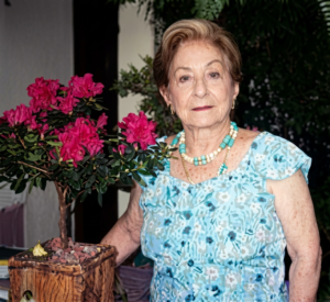 Maria José Bedran de Castro - Zezé Bedran. Professora, vereadora, escritora e uma das primeiras advogadas de Araçatuba.